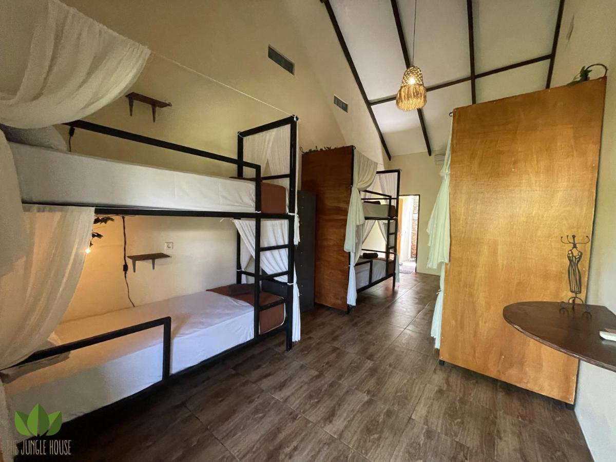 The Jungle House Vandrarhem Canggu Exteriör bild